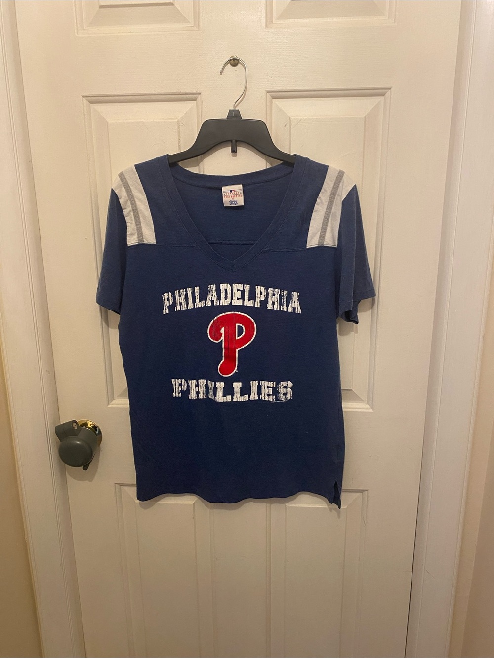 Philadelphia Phillies Women's blue Short-Sleeve Tee with Red Logo